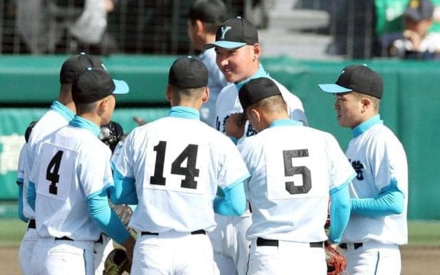 山梨学院　菰田主将のゲキで８強　骨折欠場もナイン鼓舞　「つないでいこう」から逆転