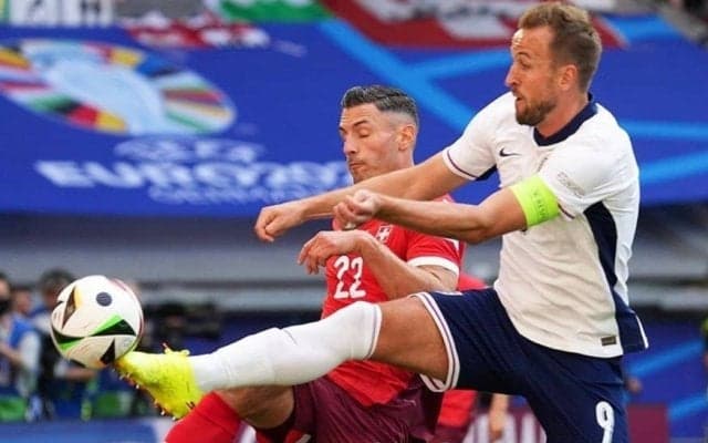 日本サッカー史に残る歴史的な連戦、なぜ欧州の代表チームとの親善試合は困難になったのか【森保ジャパン決戦の地｢サッカー2大聖地｣に刻まれた日本代表の因縁】(1)