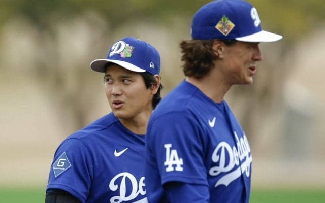 「スマホはほとんど見ない」ド軍同僚投手が米番組で証言　大谷翔平の“クレイジーな素顔”「ずっと笑顔で、礼儀も正しい。本当に異常だよ」