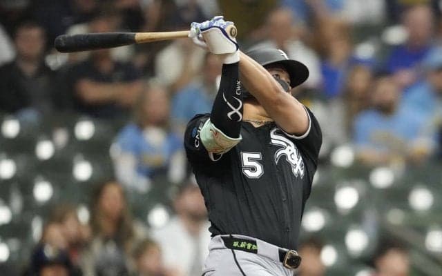 「村神様さすがよ」日本の早朝…メジャーデビュー戦で村上宗隆が“衝撃の一発”　大量失点の中で存在感示す豪快弾