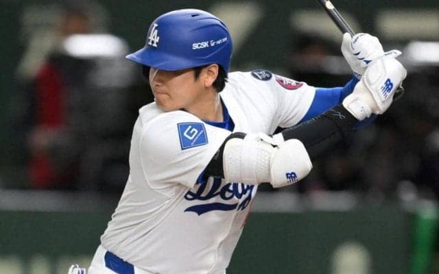 大谷翔平　第１打席でいきなり１７９キロの右前打！内角＆直球攻めに動じず　スライダーを完璧に捉える　試合前には異例の行動も