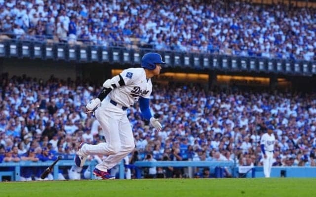 大谷翔平、開幕初打席で右前打　ドジャースタジアムでは初…“4年連続”に本拠地大歓声