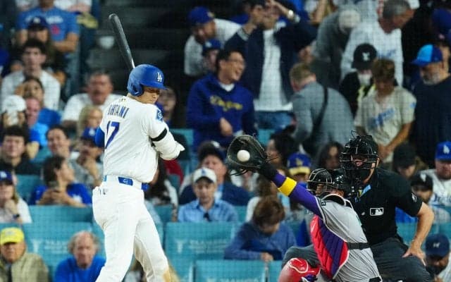 大谷翔平の右肘死球に大ブーイング　新加入タッカーの二塁打で生還、山本由伸の初勝利へ援護