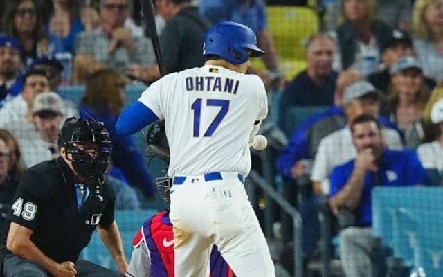 死球なのに…大谷翔平は「笑っていた」　米記者が注目した行動「明らかに痛そうだけど」