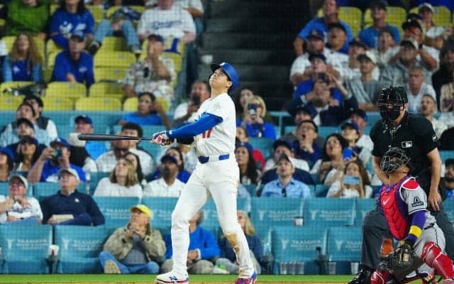 大谷翔平、高々打ち上げた中飛で開幕戦終える　178キロ右前打→左飛→四球→死球で３打数１安打