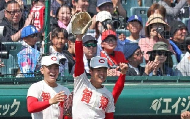智弁学園　春の甲子園史上最大の逆転勝利！二回までの８点差を５イニング連続得点でひっくり返す　甲子園通算５０勝は歴史的な１勝に