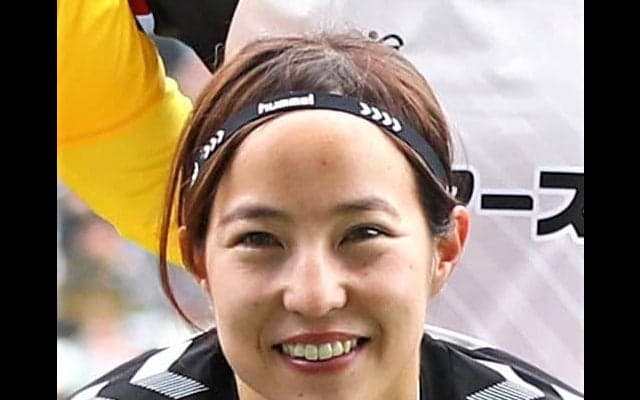 なでしこ北川ひかるが大会中オフショット公開　クラブの同僚オーストラリア選手と肩寄せ合う姿も