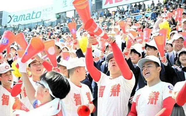 センバツ史上最大の8点差を逆転　智弁学園のアルプスに魔曲が響いた