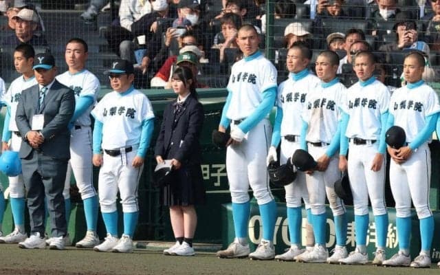 左手首骨折で欠場の山梨学院・菰田「甲子園の舞台に夏、全員で戻ってくる」　無念終戦も涙なし　「夏日本一を取ることが一番の最後の目標」