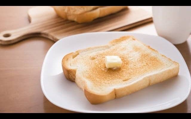 パン好きさん必読！太りにくいパンの食べ方