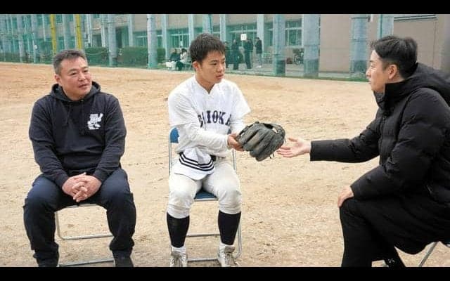 全国15校だけ「皆勤校」の重圧　母校愛つむぐ伝統の三本線