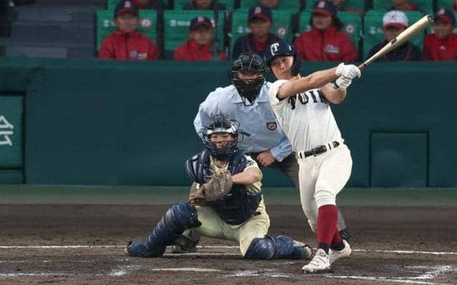 大阪桐蔭、長打力で接戦制す　英明は八回に二度盗塁死、好機生かせず