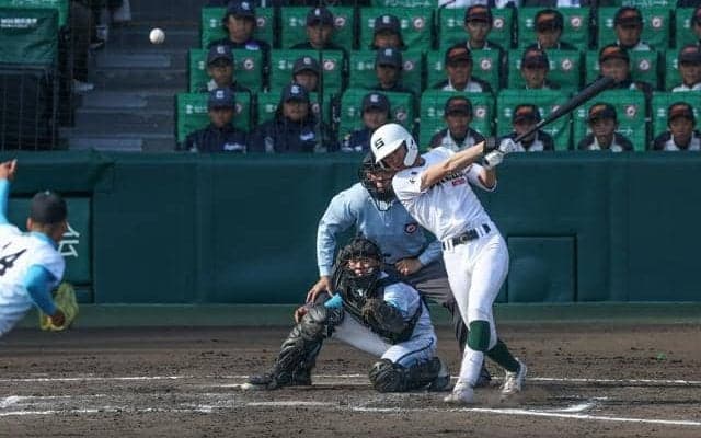 専大松戸、初の甲子園4強に貢献　決勝打の瀬谷を支える監督の助言