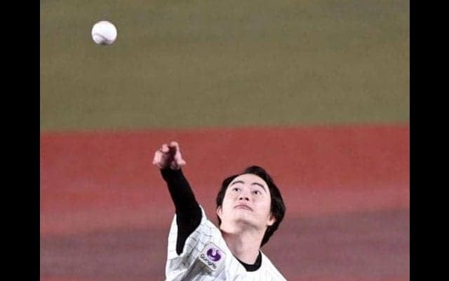 ロッテ　俳優の森永悠希が始球式　見事ノーバンに笑顔「とてつもなく緊張しました！」
