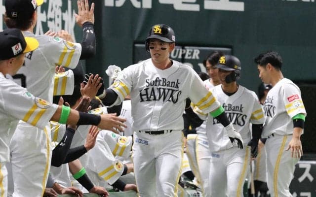 【ソフトバンク】栗原陵矢がミス挽回１号２ラン「取り返そうと」１回に三ゴはじく失策から３失点