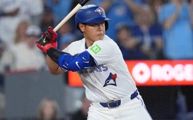 岡本和真のMLB初打席で巨人ファン感激　カナダで広がる光景、まさかの瞬間「メジャーでも」