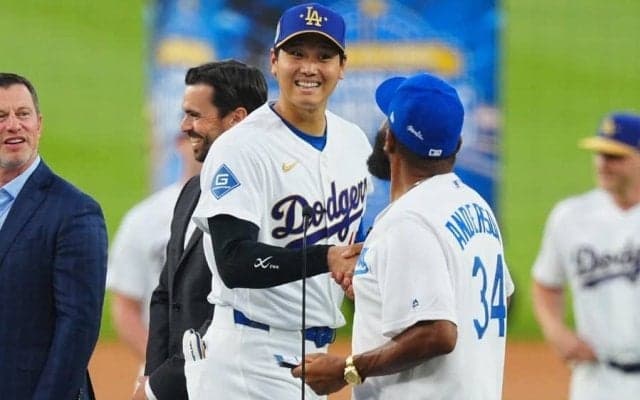 大谷翔平「左手の薬指以外で」　世界一リング受賞式でジョーク「どこでもかける準備は出来ている」