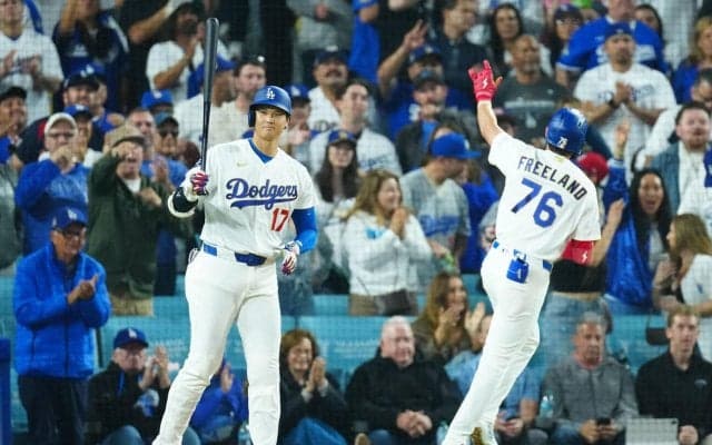 「大谷→タッカー→ベッツは反則だろ」ドジャース新上位打線の威力にSNSも熱狂「手つけられん」