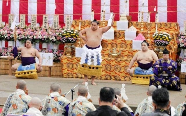 横綱豊昇龍が叔父の朝青龍以来２０年ぶりに成田山で奉納土俵入り「気持ちいいね」