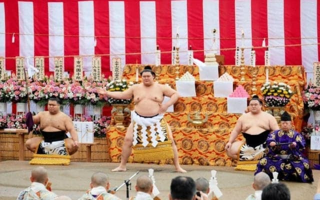 春場所休場の大の里「人前に立つのに慣れて、夏場所に向け準備」成田山での奉納土俵入りで決意