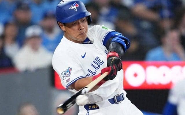 岡本和真が感謝した“相棒”　初安打にも大はしゃぎ…飛行機での会話「優しいですね」