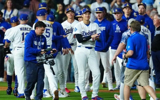 大谷翔平がチャンピオンリングや贈呈セレモニーの様子を公開「輝きすぎ！」「最高すぎ」反響