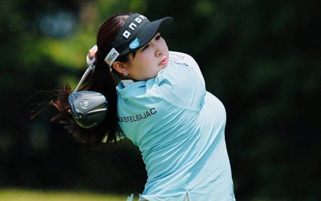 「ショットが安定」の小林光希がツアー初Vへ首位浮上 高橋彩華も並走