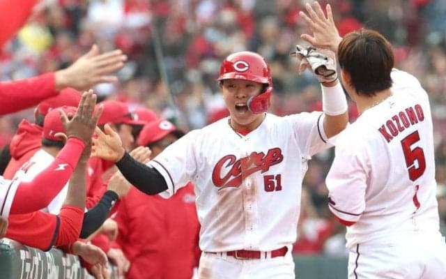 広島、８年ぶりの本拠地開幕連勝発進　ターノックが７回０封７Ｋの快投　ファビアンが決勝の左前適時打