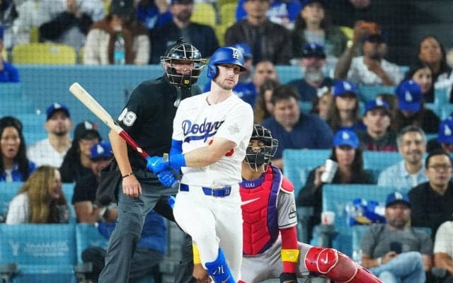 ドジャースは投打で新戦力が活躍　タッカーが８回に勝ち越し右前打　守護神ディアスが移籍後初Ｓ