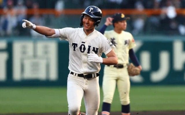 大阪桐蔭を牽引する「4番・DH」　背番号「3」→「20」の屈辱…名将が語る谷渕への思い