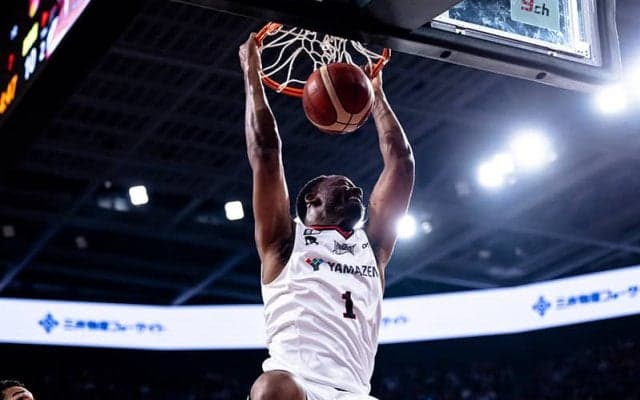 三遠が敵地でA東京に逆転勝ち…根本の勝負強いシュートなどで接戦を制し10連勝達成