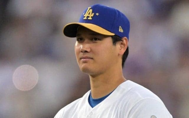 大谷翔平の“異変”に伸びた手　敵軍一塁手と珍しい交流、米爆笑「見てください」