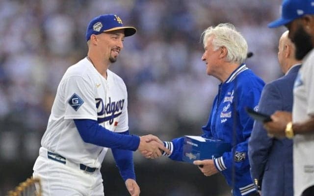 初めて手にした優勝リング　291億円男が“嬉しい悲鳴”…ロハスがまさかのファインプレー
