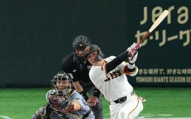 巨人・坂本　今季初安打　東京ドーム１０２０試合出場、阿部監督抜いて単独トップ