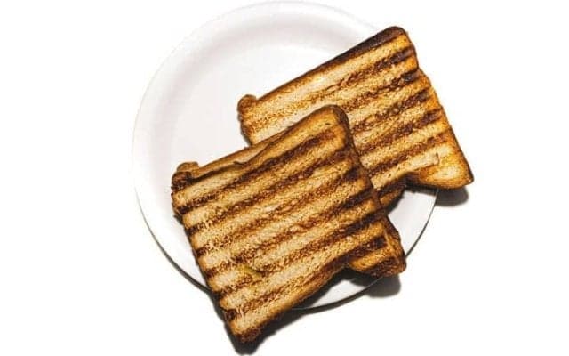 朝食は食べたほうがいいのか、抜いた方がいいのか？医師の観点・意見