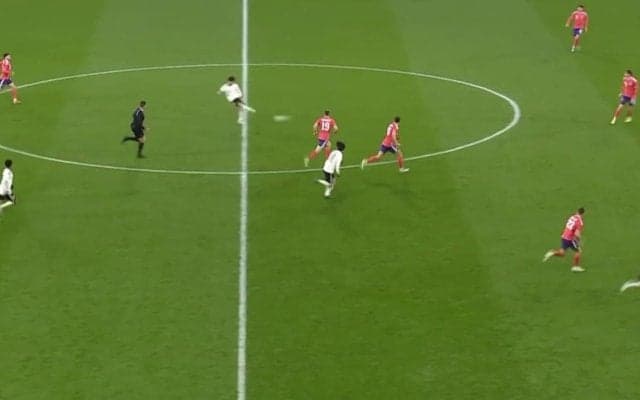 「三笘のシャドー震える」三笘薫、一撃必殺の“20mスルーパス”で決定機演出「完成度高すぎ」「レベルが違う」戦況を変える絶品ラストパスにSNS騒然