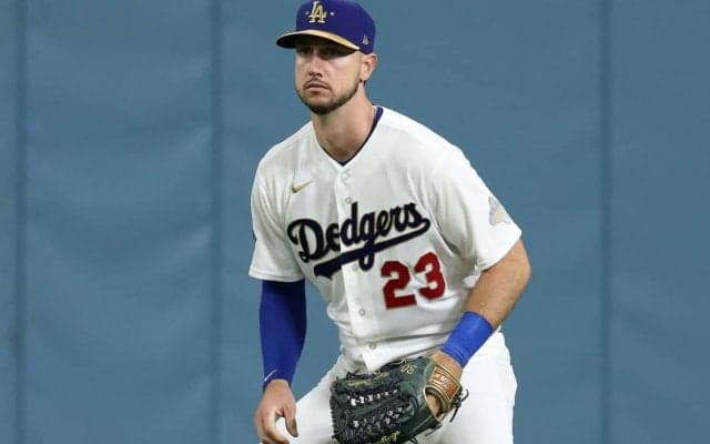 「ドジャースは本当に良い選手とったな」涼しい顔のHRキャッチに「さすが」　新戦力タッカーの超美技&新守護神が2戦連続セーブ