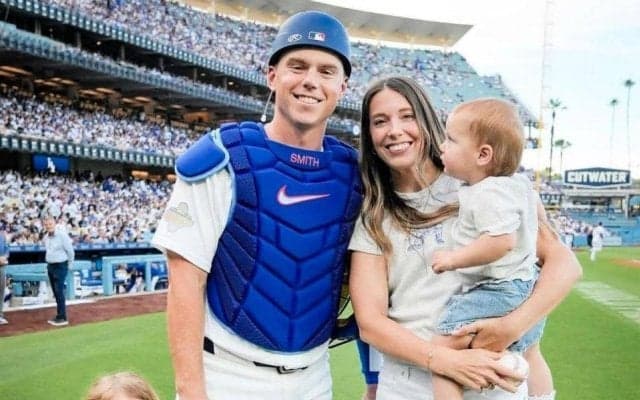 ドジャース　ウィル・スミスがこぼした本音「本当は一緒にマウンドに」愛娘２人が始球式→自ら逆転決勝弾　すっかりパパの顔で「最高だったよ」