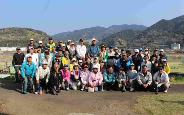 大口パークゴルフ場で令和８年第１回金太郎カップが開催　５９人が熱戦を繰り広げる