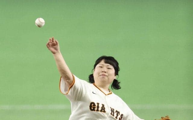 【巨人】恐怖の？リアルすぎるジャビット登場で東京ドーム騒然　ニッチェがセレモニアルピッチ登場