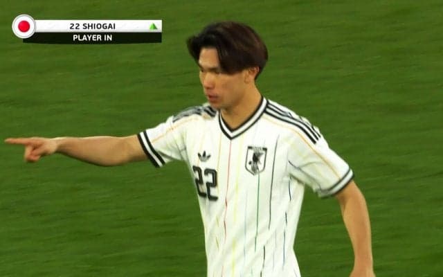 「W杯に呼んでくれ」“異色のFW”塩貝健人、日本代表デビュー戦で即アシスト！伊東純也の決勝点を生んだ“極上タッチ”にSNS沸騰「引っ張られながらよく落とした」