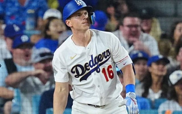 ド軍スミスは「役者が違う」　誕生日＆娘の前で大仕事、ド軍ファン確信「一番勝負強い」