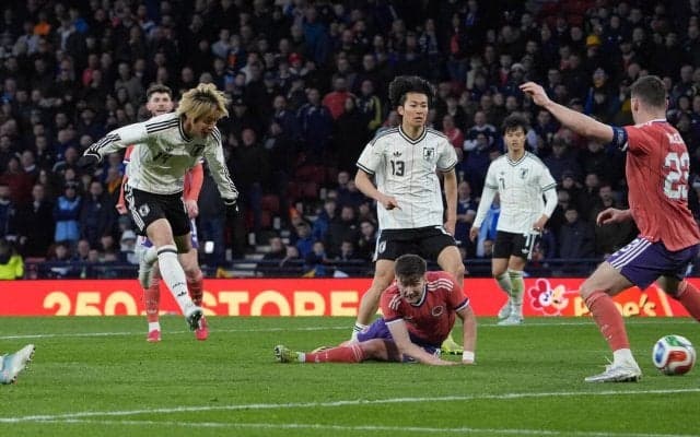 【日本代表】２トップ+４攻撃的MFの超攻撃的布陣をテスト　中盤の底の鎌田大地「つながった」