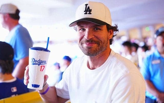 高級すぎる“大谷カップ”、ド軍ファンでも賛否　5倍超のお値段も飲み放題「お買い得だ」