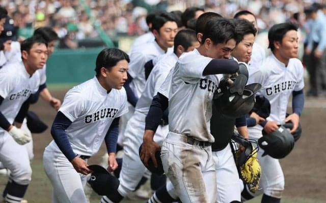 中京大中京が逆転負けで29年ぶり決勝進出ならず、リリーフ左腕は涙ながらに雪辱誓う｢点を取られない投手になる｣【センバツ】