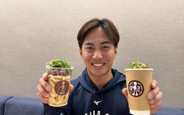 【西武】長谷川信哉の京風肉うどんなど選手グルメが本拠地で販売　栗山巧ら「骨牙バーガー」も　