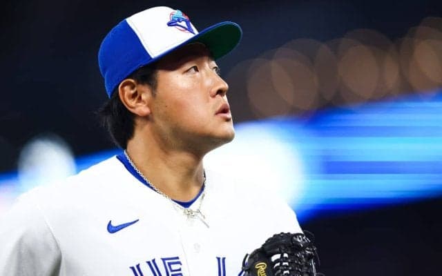 「マジで異次元すぎるだろ」岡本和真、待望のメジャー1号が“逆方向”へ…「確信歩きだって！？」米記者も興奮の瞬間