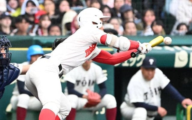 【センバツ】智弁学園が２イニング連続得点　今大会チーム初のスクイズ　大阪桐蔭の背中が徐々に