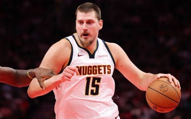 「世界最高の選手でしょう」…WNBAスター選手からの称賛にヨキッチが笑顔で見せた反応とは？