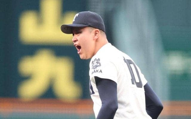 大阪桐蔭　決勝１５Ｋ完投の川本晴大からにじんだ人柄　金メダル授与で体丸め首の角度は９０度→笑顔で「ありがとうございました」お立ち台では「下級生からこのような経験をさせて頂き」